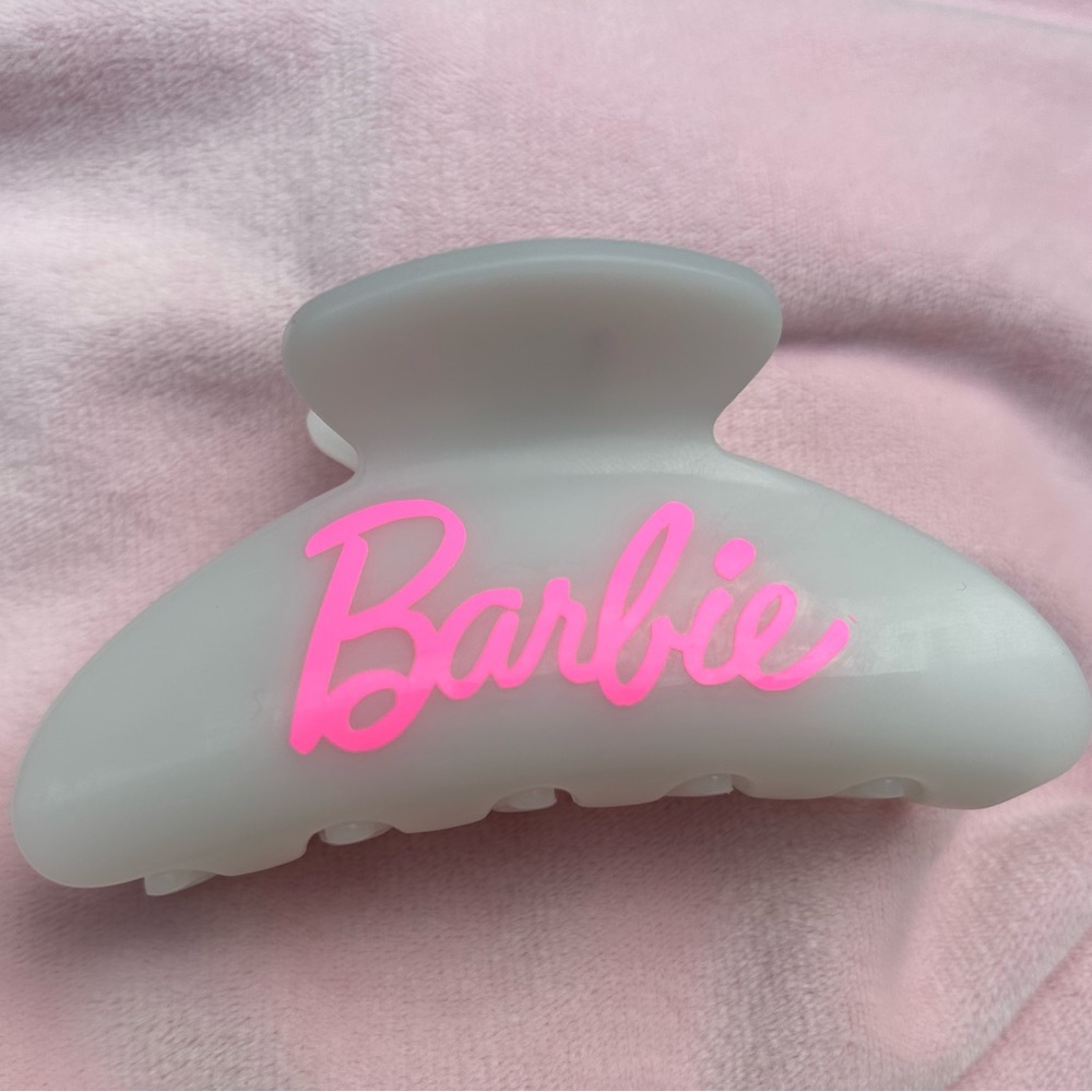 Barbie claw clip